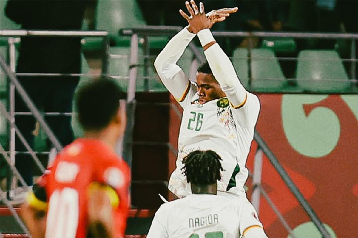 فيديو | الكاميرون تنجو من فخ موزمبيق وتضرب موعدًا ناريًا مع جنوب إفريقيا في كأس الأمم