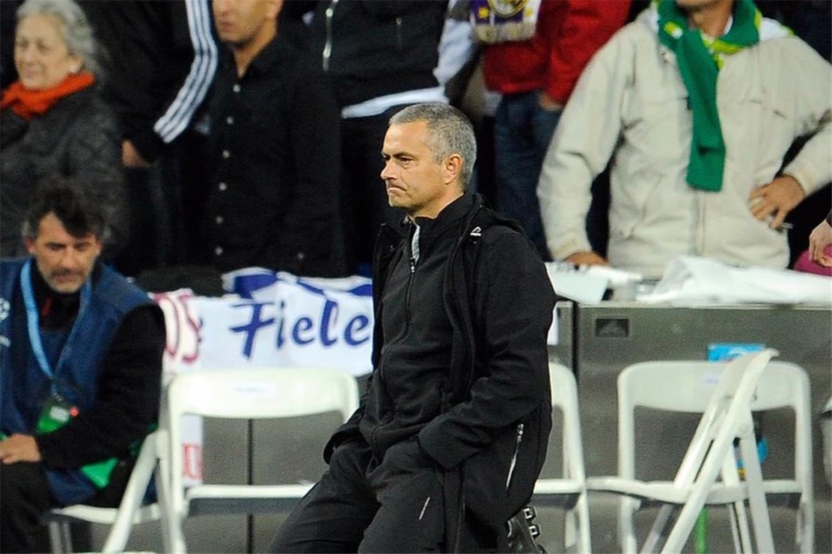 مدرب ريال مدريد السابق: مورينيو بكى بعد الهزيمة أمام بايرن.. وهذا ما فعله بعد الفوز بالدوري