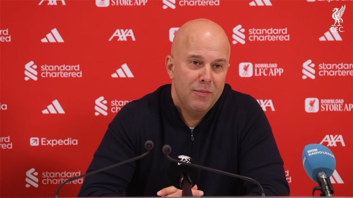 سلوت: ليس من العدل أن نتفوق على آرسنال ومانشستر سيتي