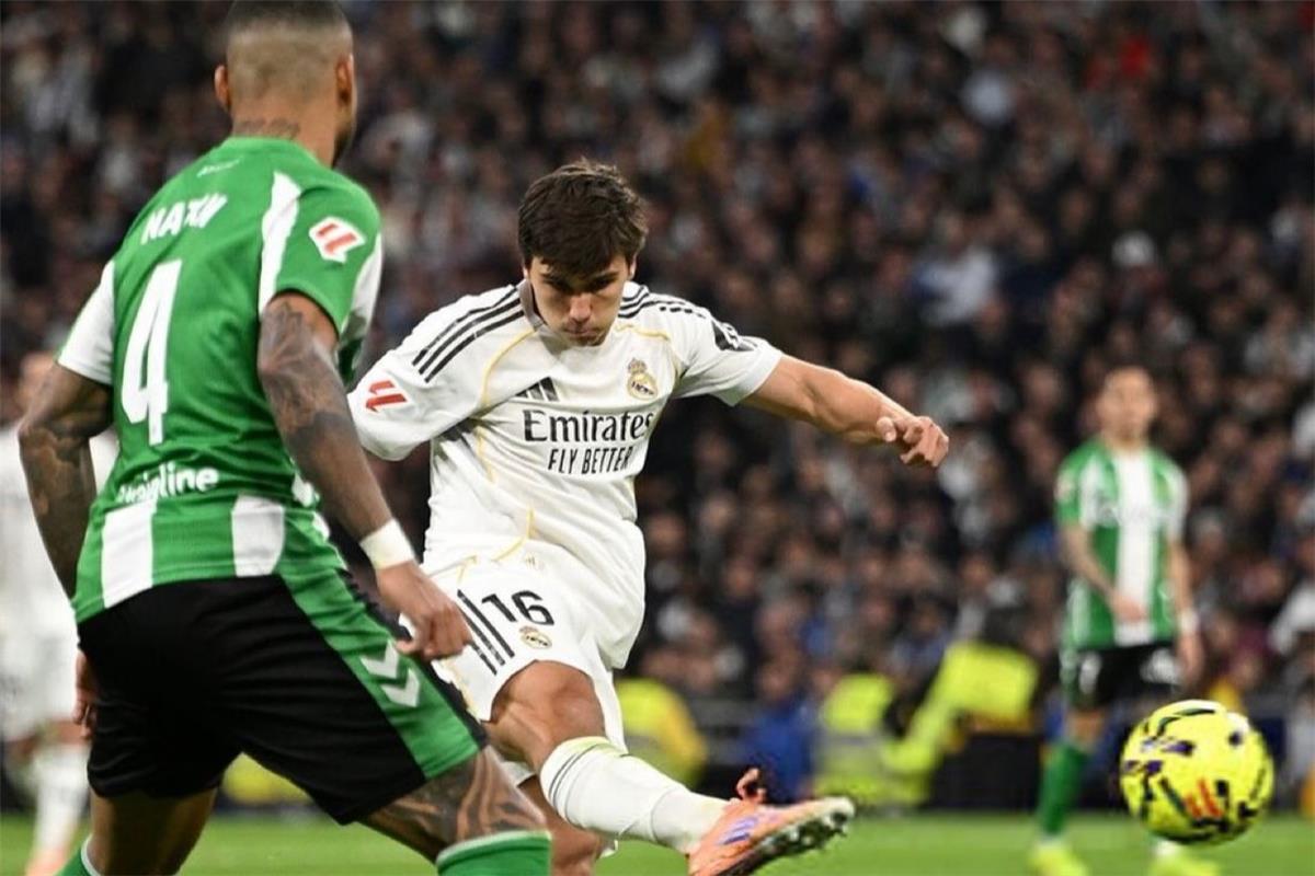 فيديو | هاتريك جونزالو جارسيا يقود ريال مدريد للفوز بخماسية على بيتيس بالدوري الإسباني