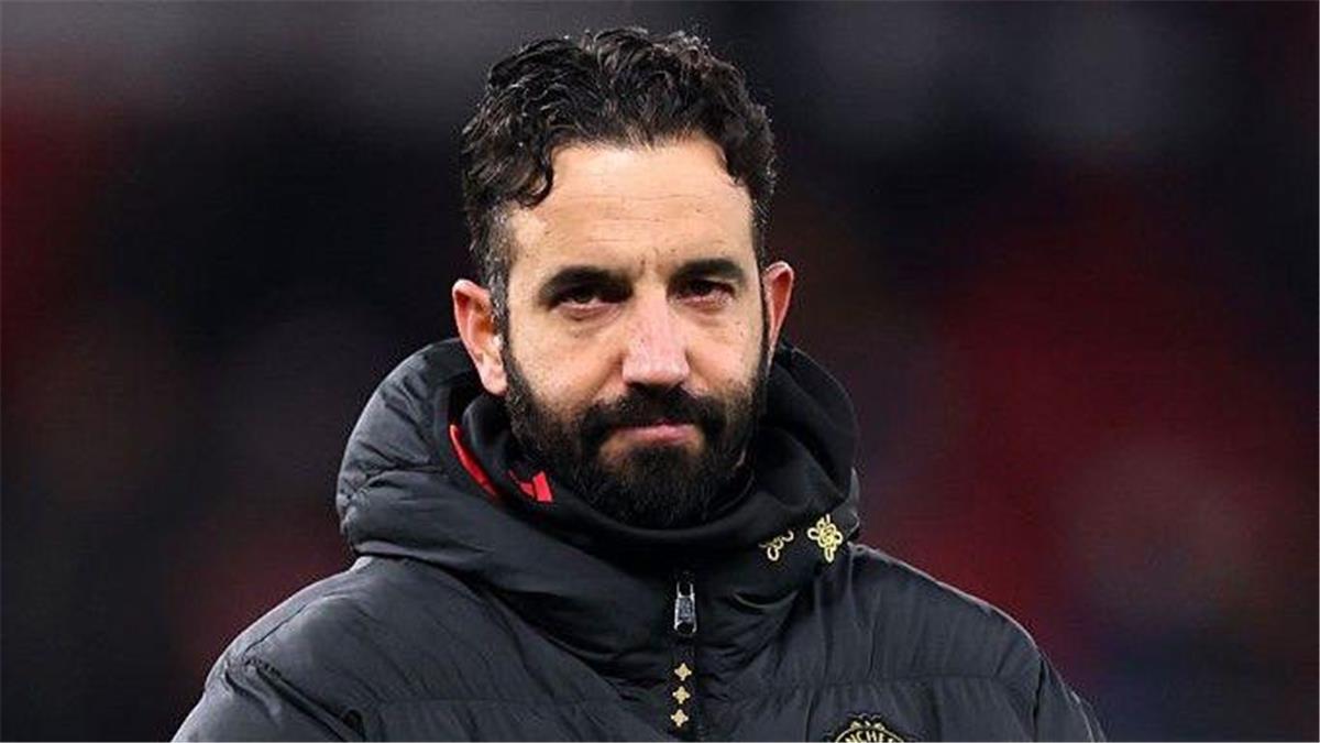 رومانو: قرار هام من إدارة مانشستر يونايتد بشأن أموريم