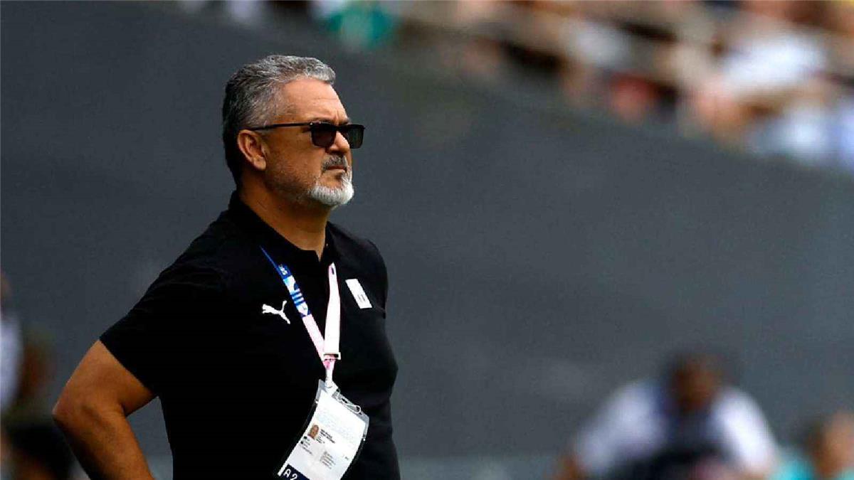 وكيل ميكالي يوضح لـبطولات حقيقة اهتمام الزمالك.. وموقفه من المشاكل المالية