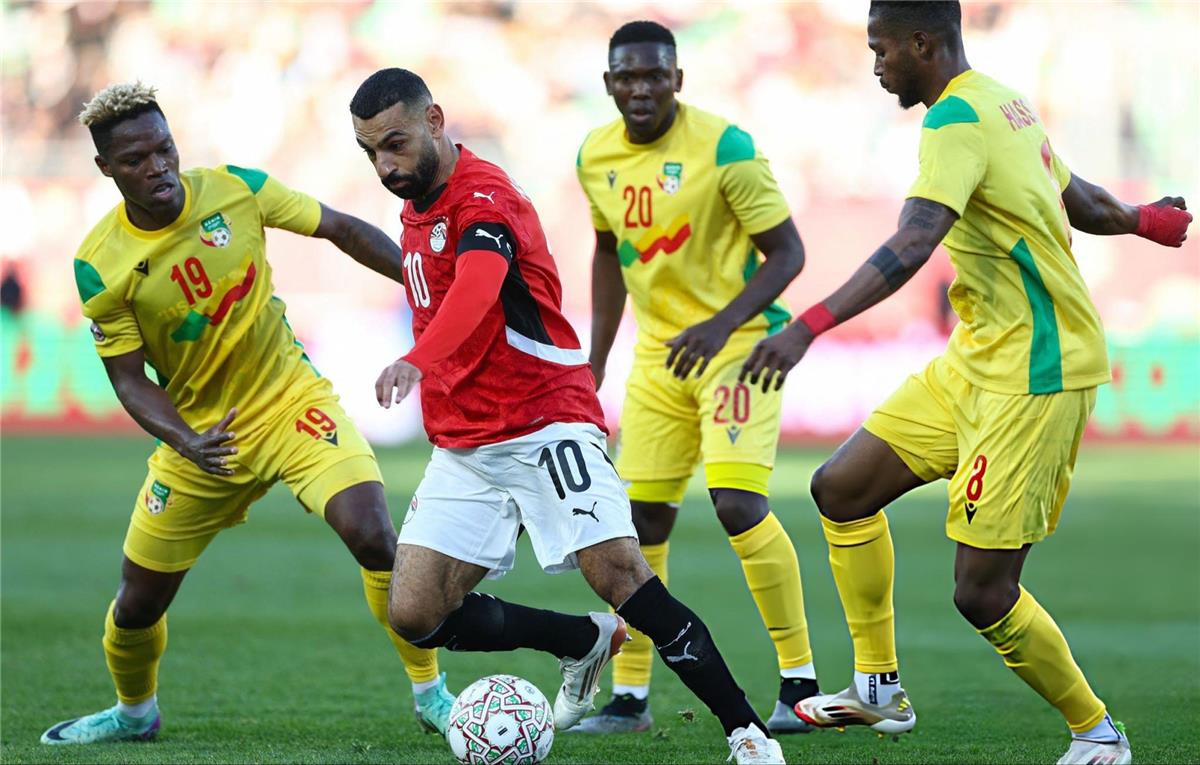 ردود أفعال الجماهير على أداء محمد صلاح في مباراة مصر وبنين: أثبت زيف إدعاءات الفاشل سلوت