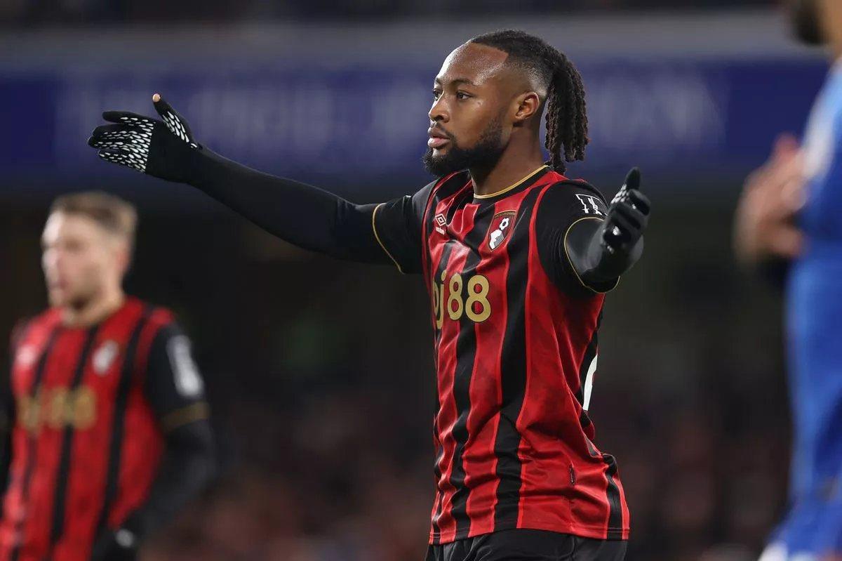 سيمينيو يصل مانشستر سيتي لإنهاء الكشف الطبي