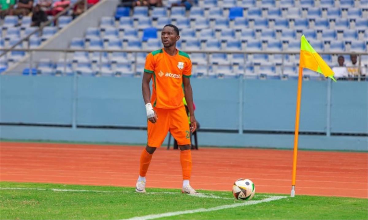 خاص | حقيقة دخول الأهلي في صراع مع بيراميدز لضم باسكال فيري