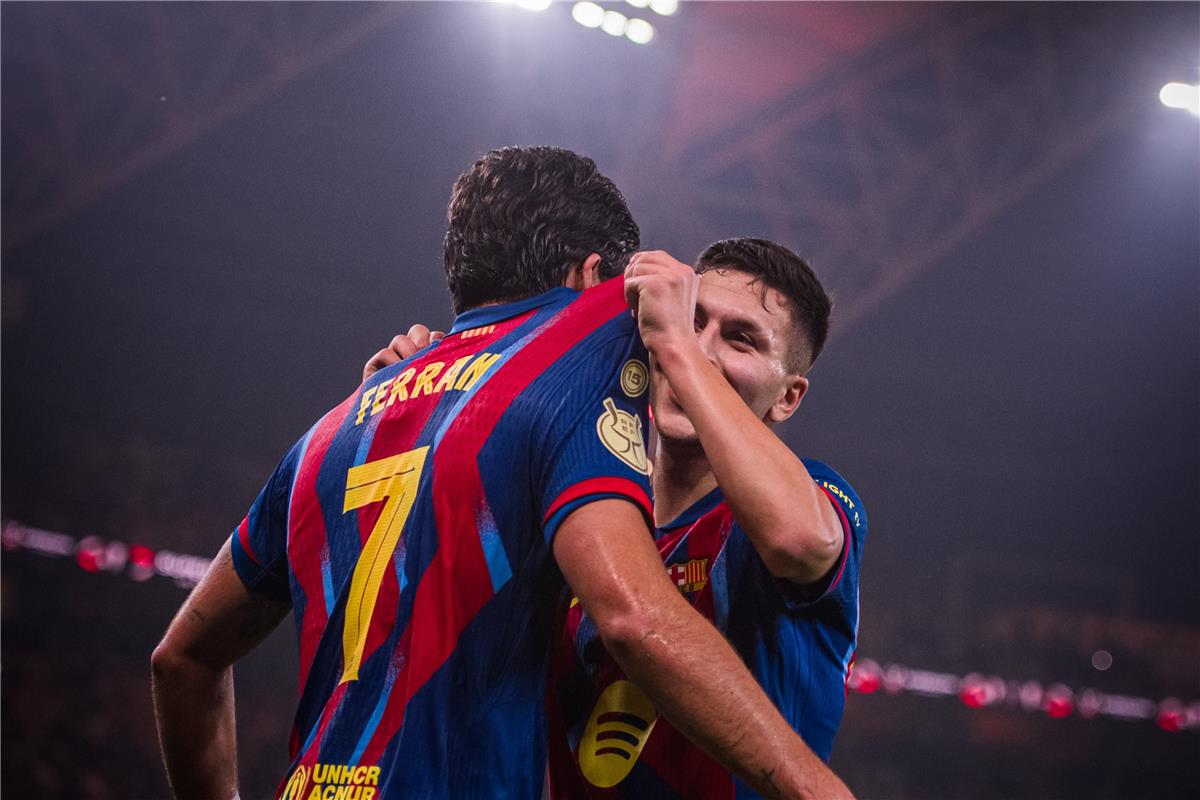 تشكيل برشلونة أمام ريال مدريد في نهائي كأس السوبر الإسباني.. ليفاندوفسكي أساسيًا