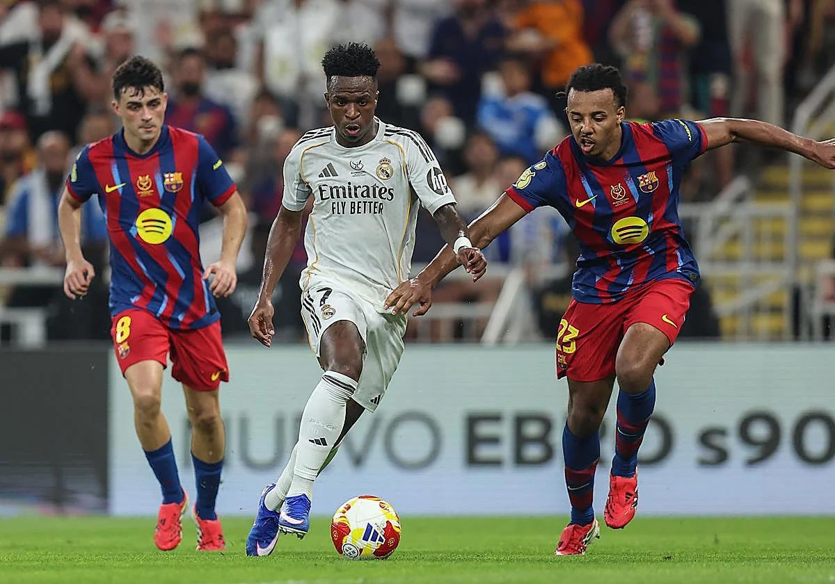 لم يحدث لأنها مباراة نهائية.. خبير تحكيمي: لاعب ريال مدريد استحق الطرد أمام برشلونة