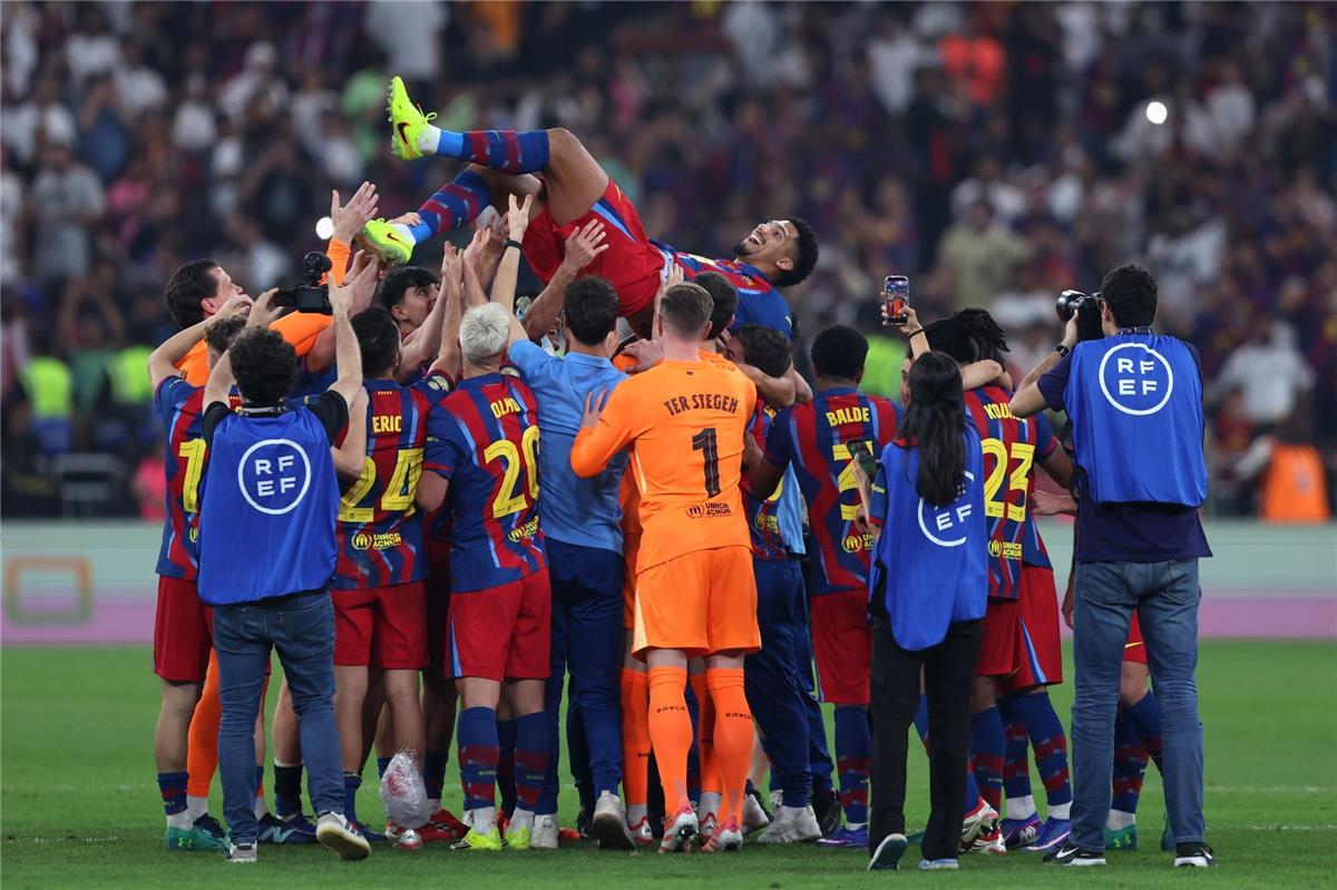 الإعلان عن أفضل لاعب في بطولة السوبر الإسباني بعد تتويج برشلونة