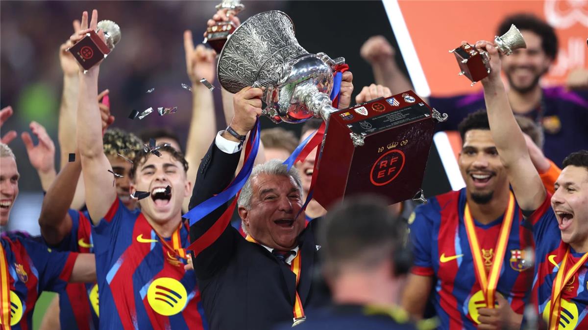 لابورتا يكشف رد فعل فلورنتينو بيريز بعد فوز برشلونة على ريال مدريد