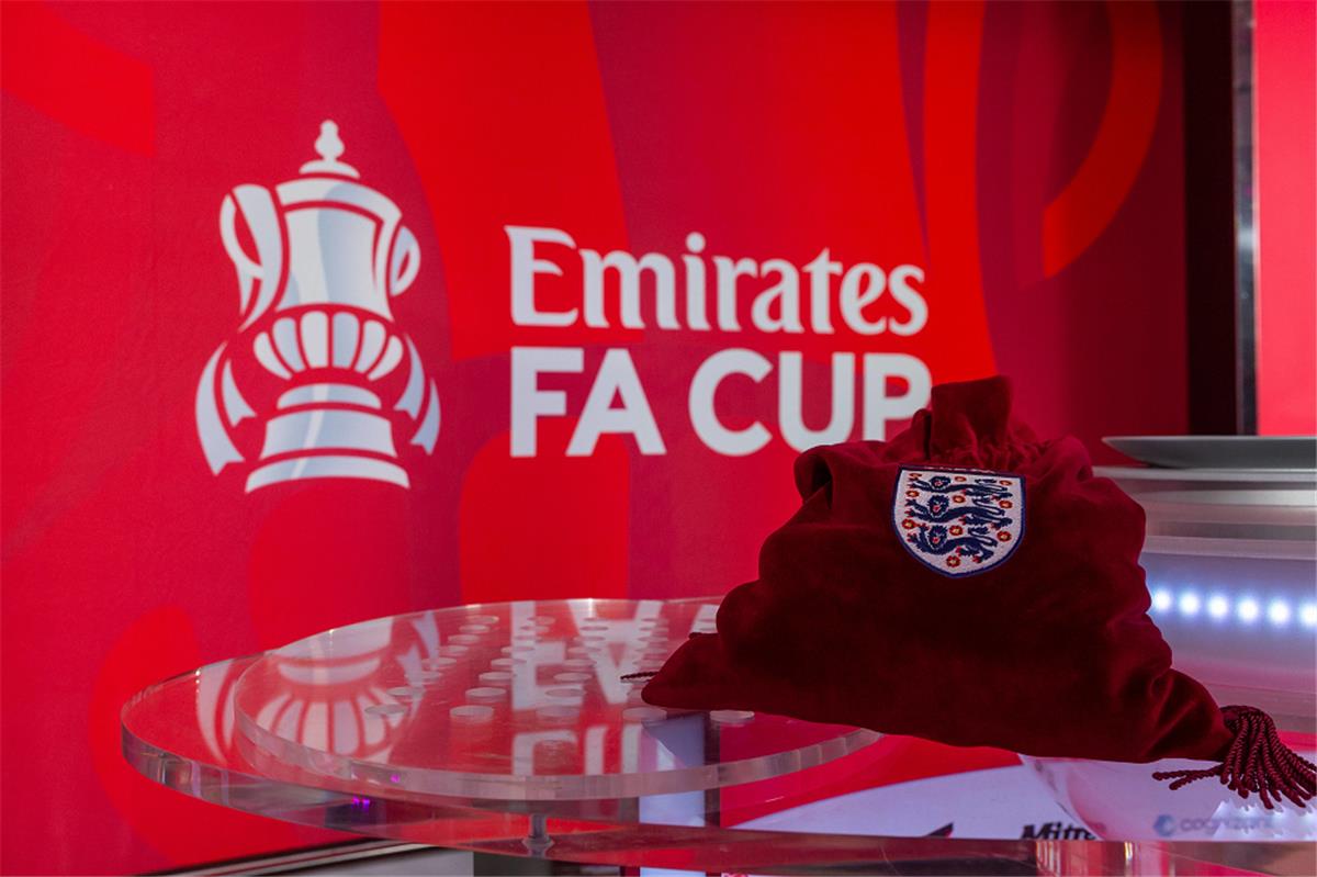 مباشر | قرعة دور الـ32 من كأس الاتحاد الإنجليزي.. بعد قليل