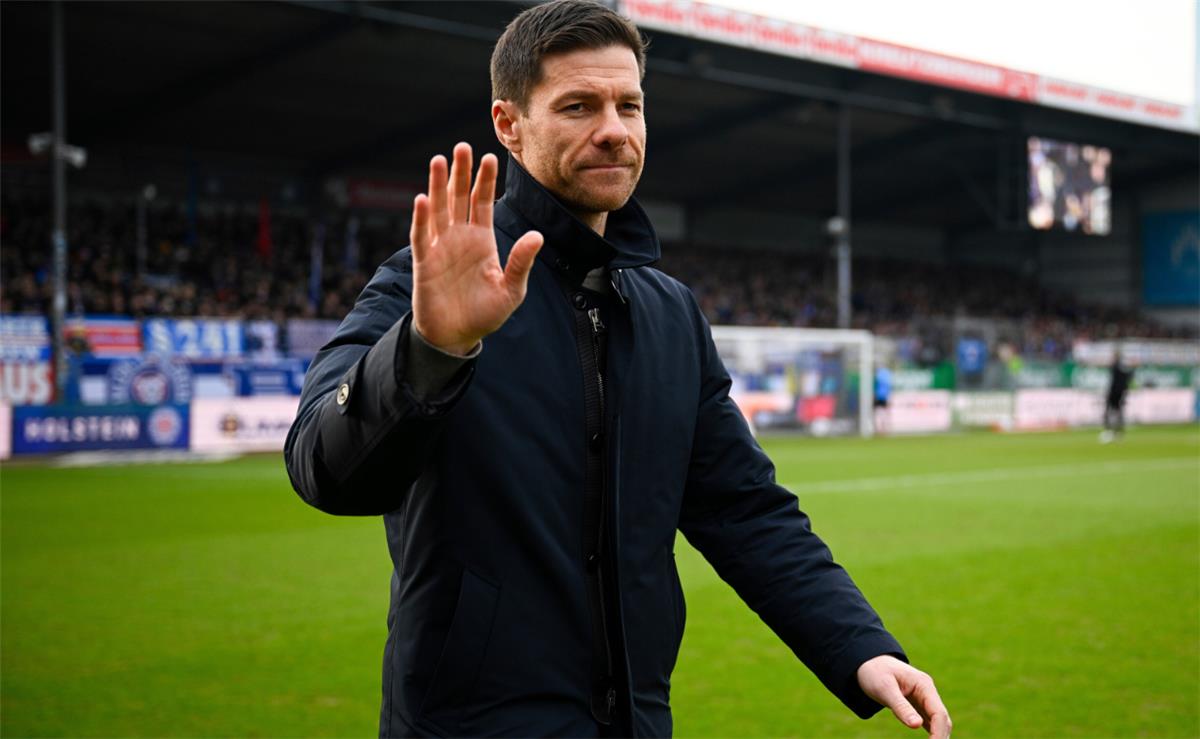 موقف مانشستر يونايتد من التعاقد مع تشابي ألونسو بعد رحيله المفاجئ عن ريال مدريد