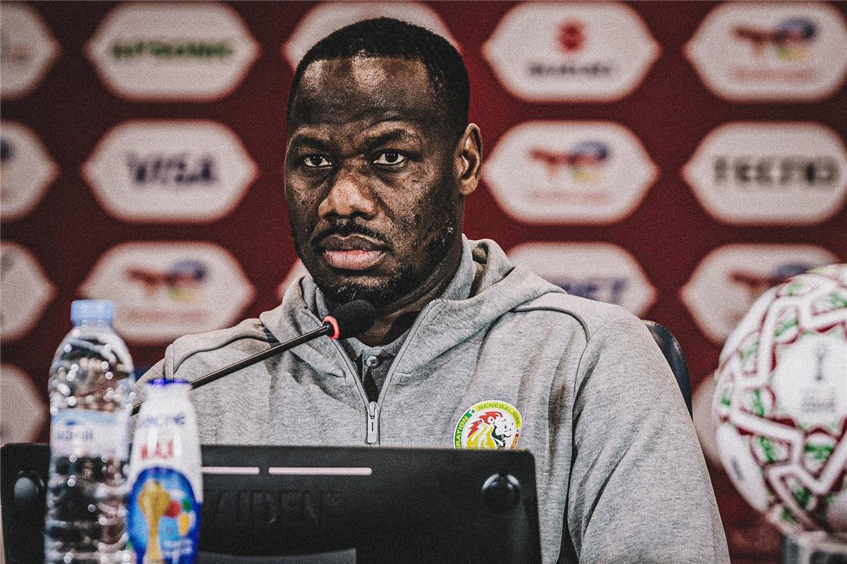 بابي ثياو: سنفوز على مصر.. وحسام حسن حقق شيئًا لم أحققه