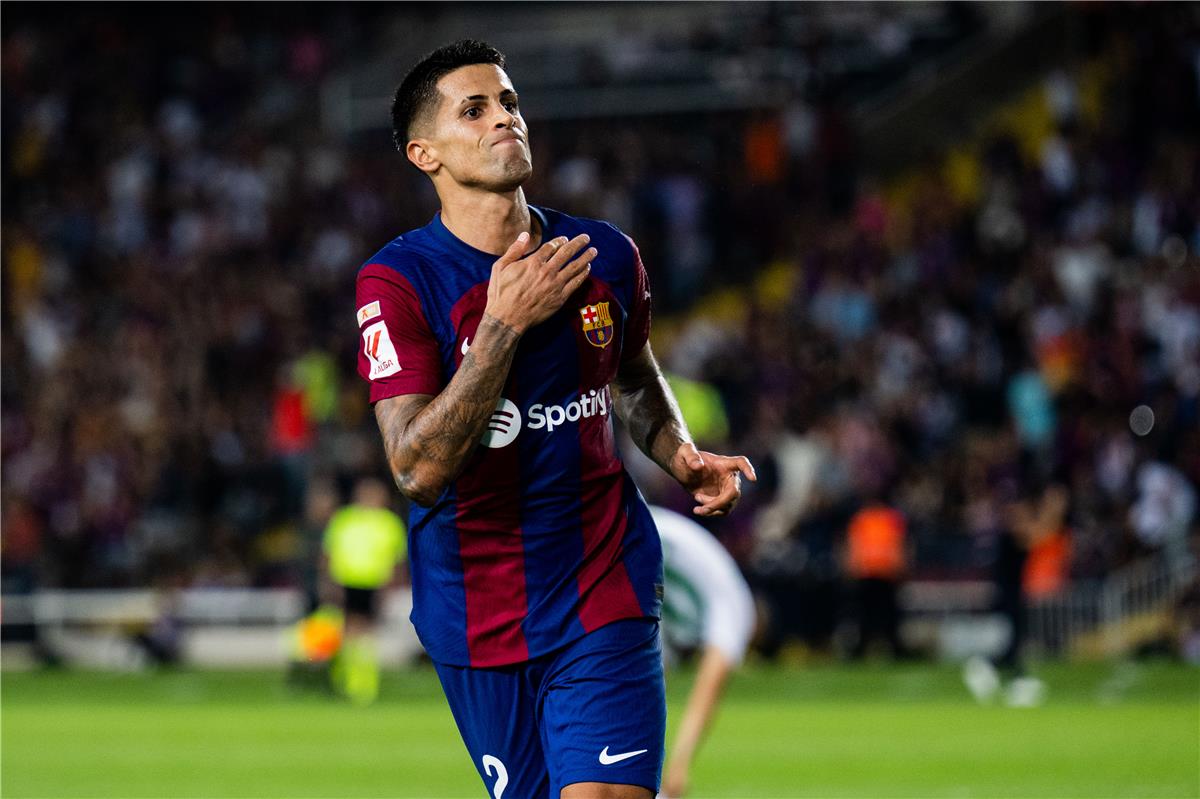 بشكل مفاجئ.. تأجيل مؤتمر تقديم كانسيلو لاعبًا لنادي برشلونة