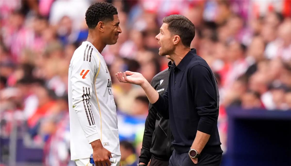 بيلينجهام يرد غاضبًا على شائعات خلافاته مع تشابي ألونسو