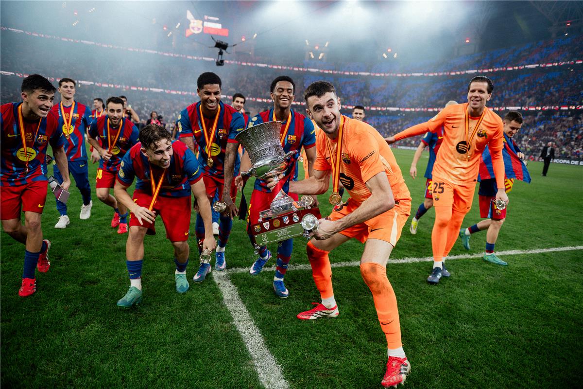 القنوات الناقلة لمباراة برشلونة وراسينج اليوم في كأس ملك إسبانيا