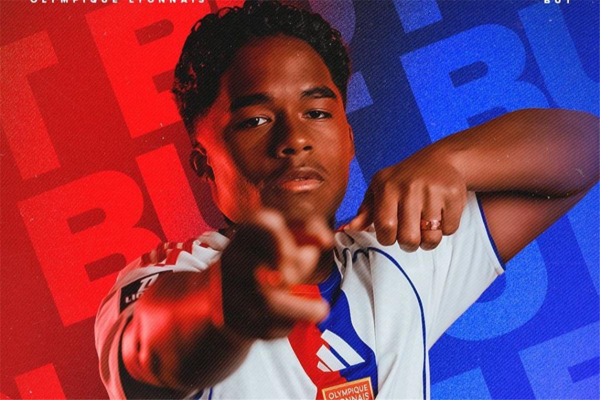 إندريك يعلق على إقالو ألونسو.. وأول أهدافه مع ليون