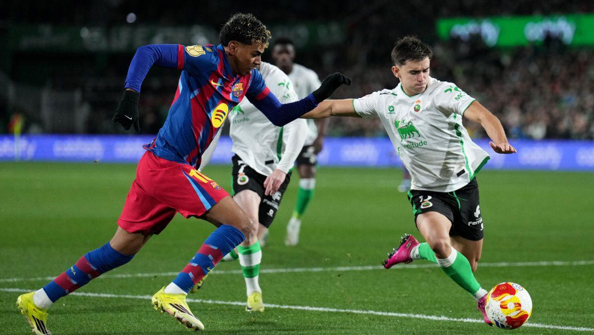 فيديو | برشلونة يتجاوز عقبة راسينج سانتاندير بصعوبة في كأس ملك إسبانيا