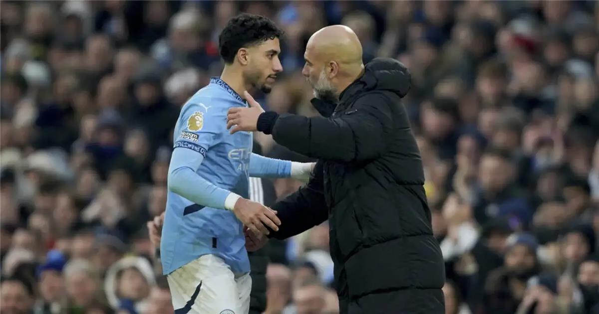 بعد استغاثته.. جوارديولا يوضح موعد عودة عمر مرموش إلى مانشستر سيتي