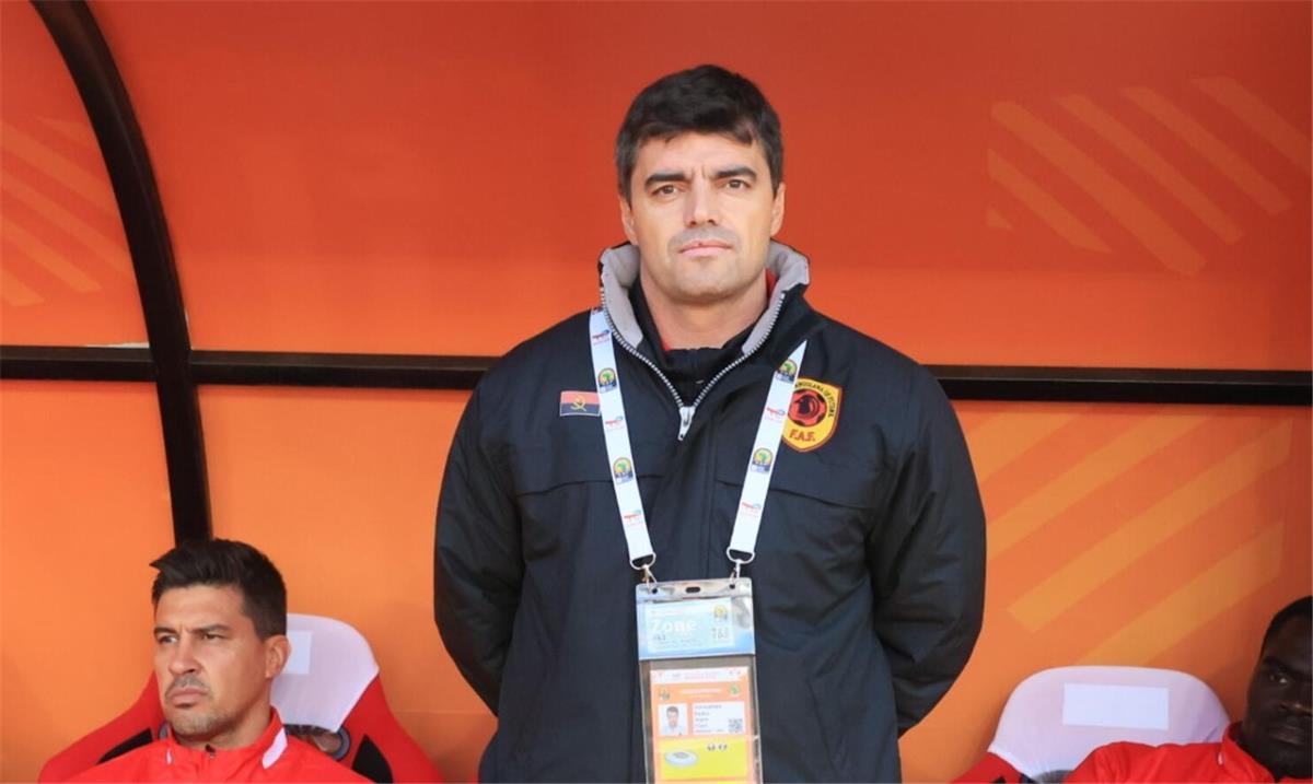 مدرب أنجولا السابق يوجه رسالة عبر بطولات إلى كاف بسبب مباراة مصر ونيجيريا