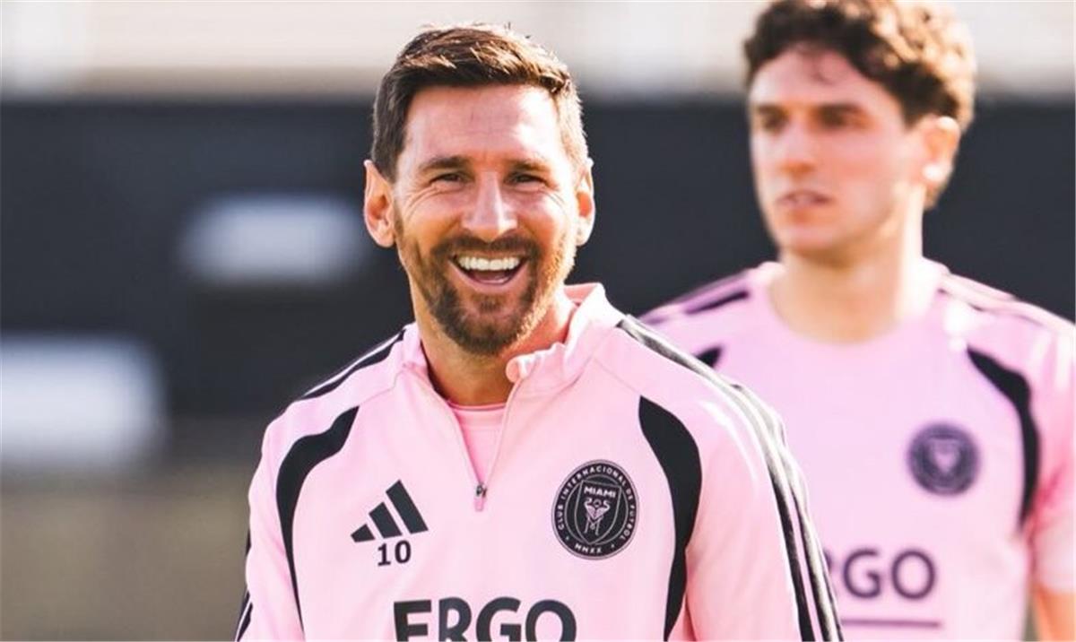 محادثات جادة تُقرب ميسي من منافسة جديدة لأول مرة في مسيرته