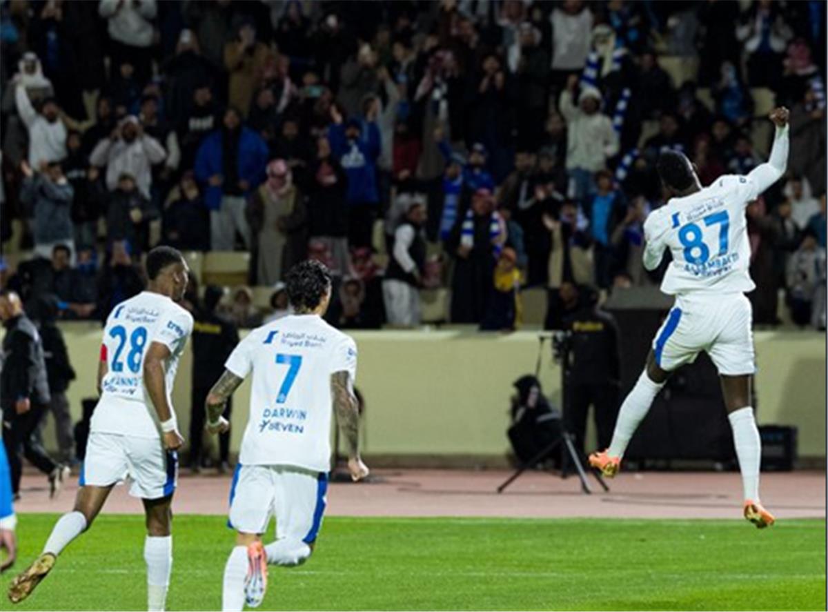 فيديو | الهلال يهزم نيوم بمشاركة أحمد حجازي ويغرد منفردًا بصدارة الدوري السعودي
