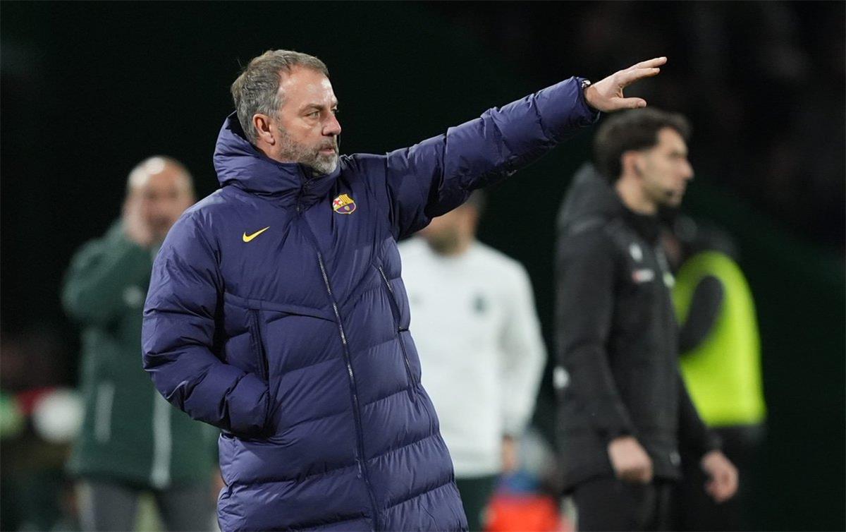 فليك بعد هزيمة برشلونة أمام سوسيداد: الأسوأ حظًا في مسيرتي.. ولن أهدر وقتي بشأن التحكيم