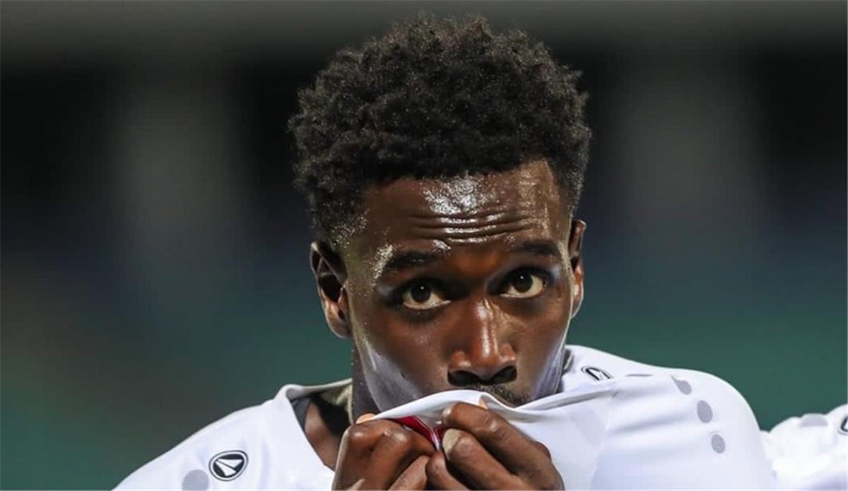 خاص | مهاجم إفريقي في أوروبا يوافق على الانتقال إلى الأهلي.. وعقبة أمام الصفقة