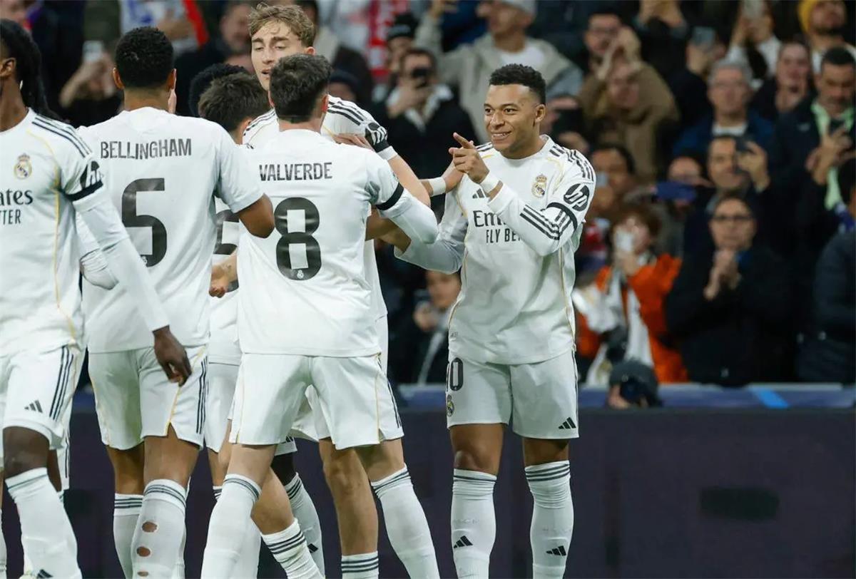 ريال مدريد يصالح جماهيره بسداسية ممتعة أمام موناكو في دوري أبطال أوروبا