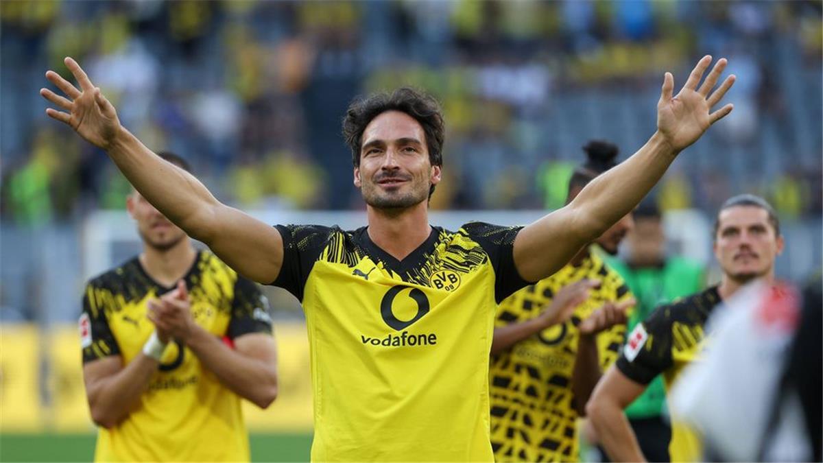 هوملز مشيدًا بهدف ريال مدريد وبرشلونة: أحد أفضل المدافعين في العالم