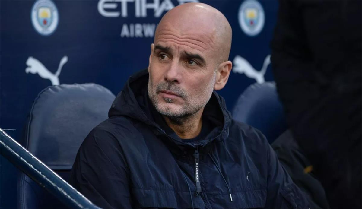 حكم إنجليزي يفتح النار على جوارديولا: لا يعرف الروح الرياضية وتصرفاته تجعله صغيرًا