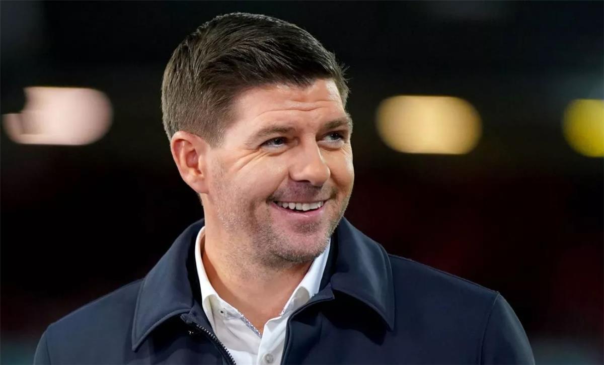 جيرارد ينتقد تصريحات سلوت: أحبط جماهير ليفربول قبل مواجهة قرة باج