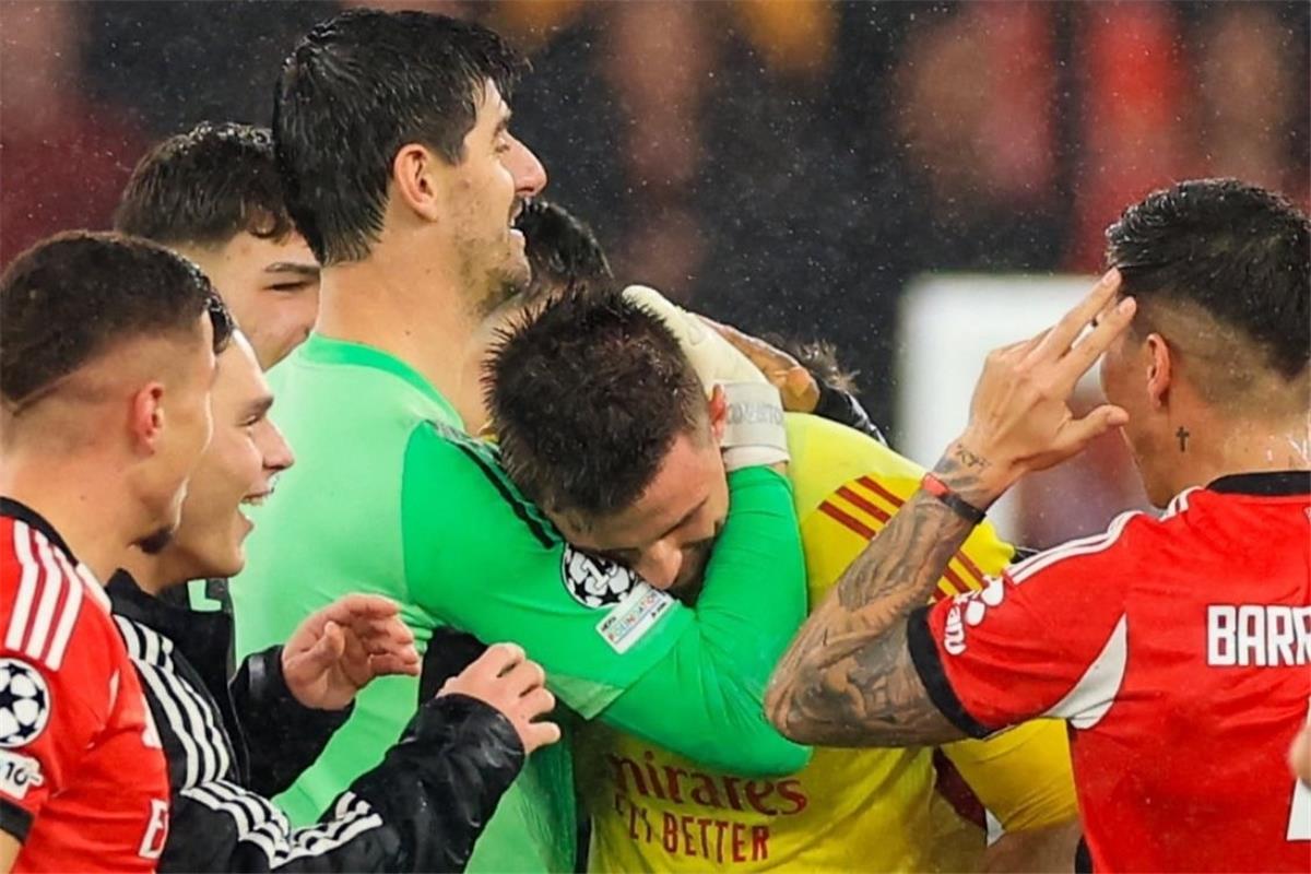 مورينيو: كورتوا استثنائي ويستحق جائزة اللعب النظيف بسبب ما فعله مع تروبين