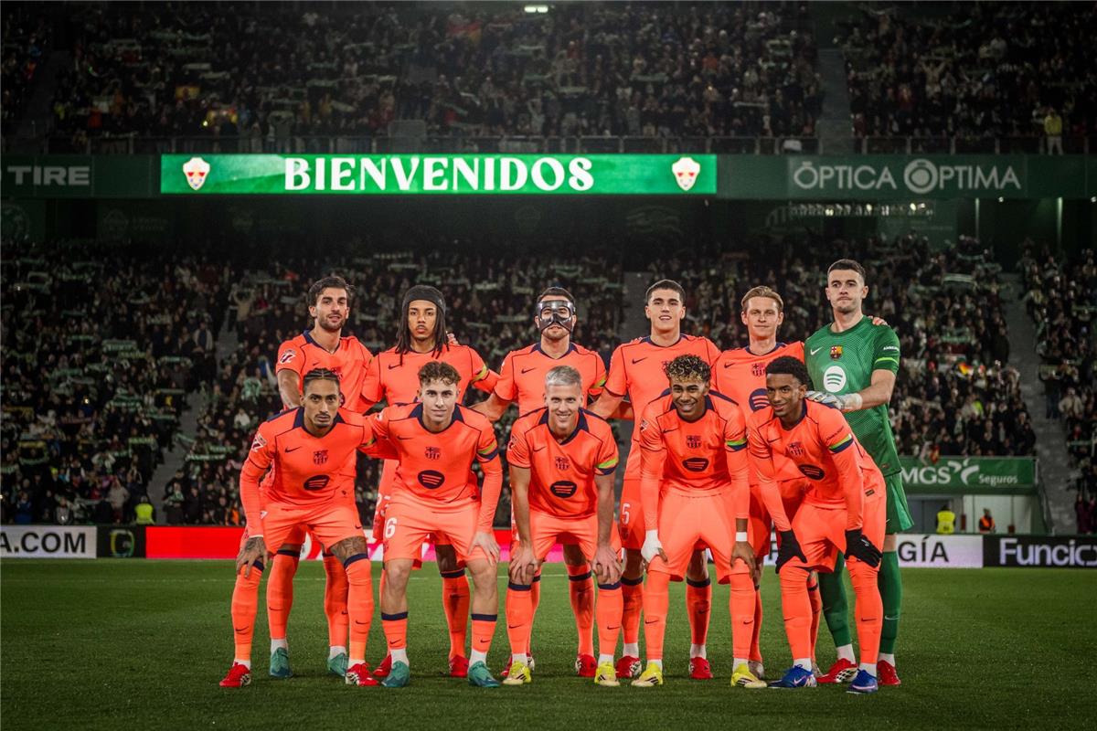 انتكاسة جديدة.. تغيير اضطراري من فليك في مباراة برشلونة وإلتشي