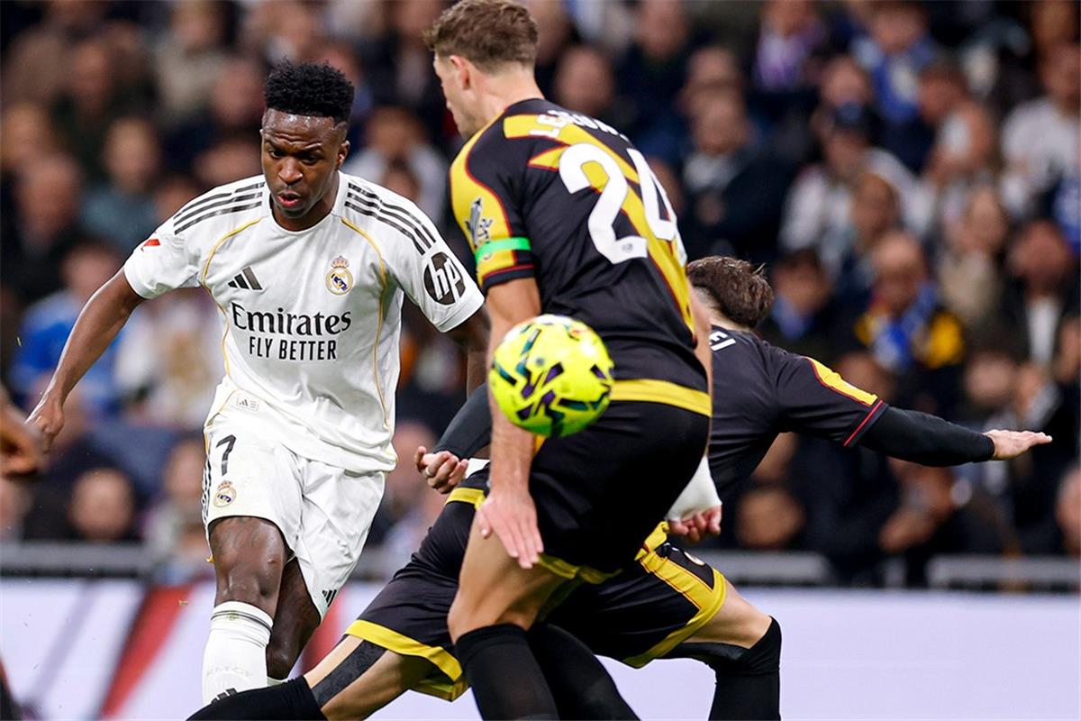 حالة طرد مباشرة في مباراة ريال مدريد ورايو فاليكانو في الدوري الإسباني