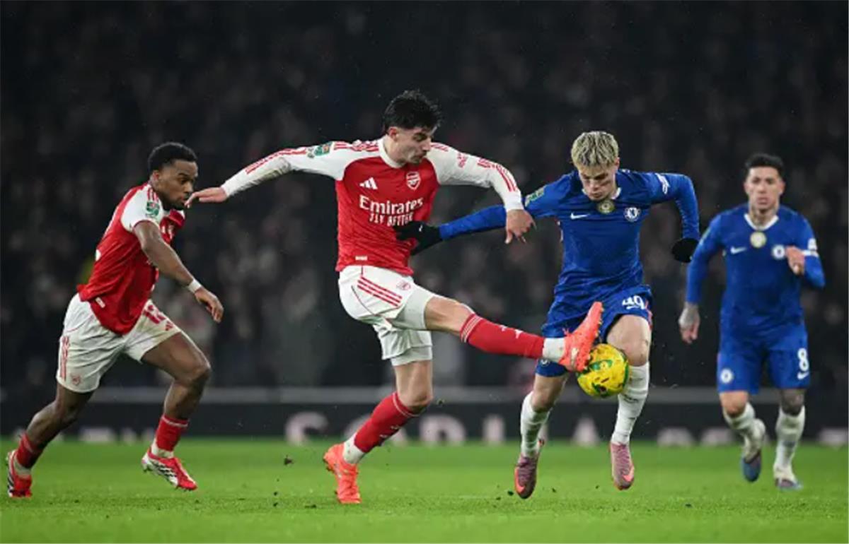 فيديو | بأقدام كاي هافيرتز.. آرسنال يهزم تشيلسي ويتأهل إلى نهائي كأس كاراباو
