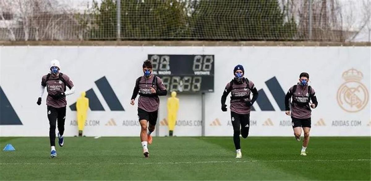 صور | بالأقنعة.. ريال مدريد يستعد لمواجهة فالنسيا وعودة مصاب