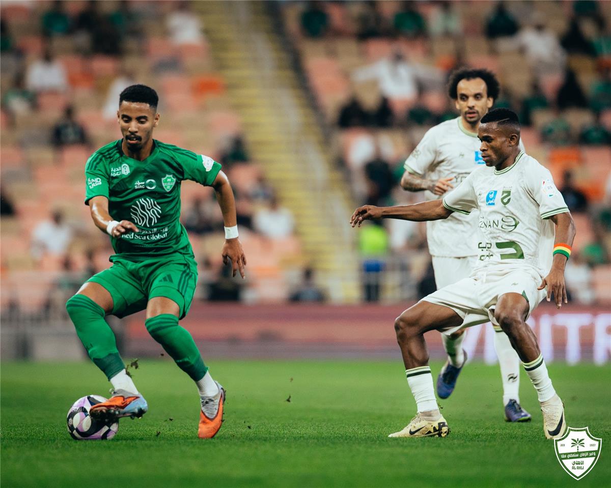 فيديو | الأهلي يهزم الحزم بثنائية ويرتقي لوصافة الدوري السعودي