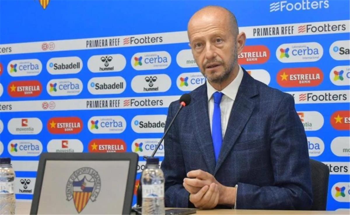 الهلال السعودي يرد على أنباء التفاوض مع محمد صلاح