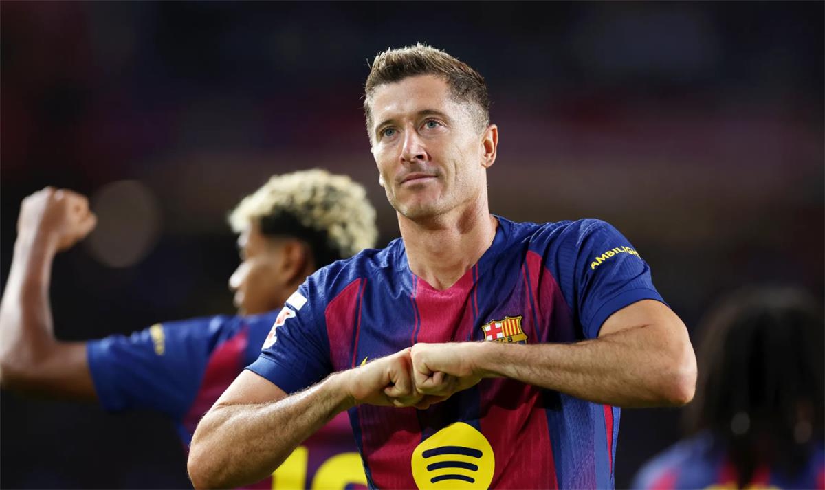 ليفاندوفسكي يسجل هدف برشلونة الأول أمام مايوركا 