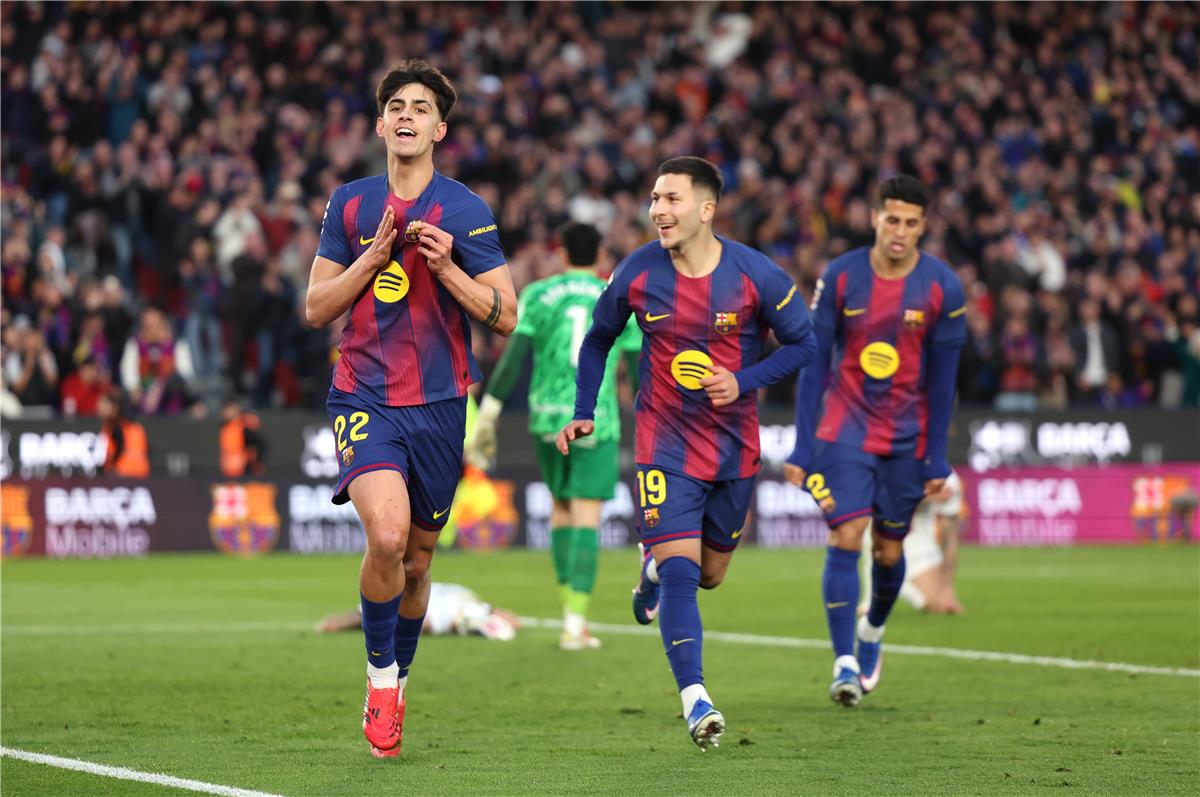 سبورت تتغنى بلاعب برشلونة: قادر على الحسم وأرقامه رائعة