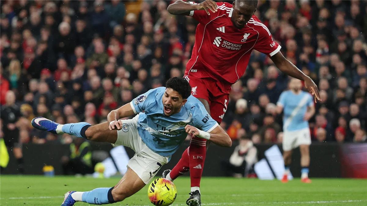 ماذا قدم عمر مرموش في مباراة ليفربول ومانشستر سيتي بـ الدوري الإنجليزي؟