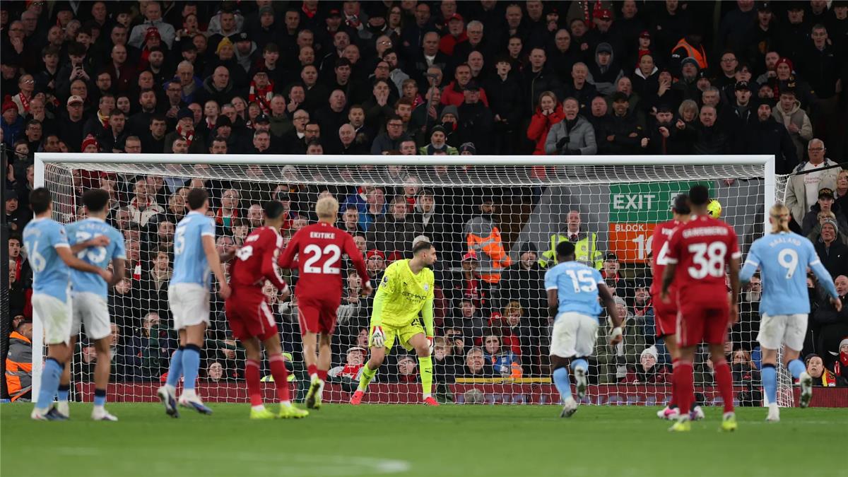 تاونسند عن هدف سوبوسلاي: لم نر سوى ارتعاشة من أضخم حارس