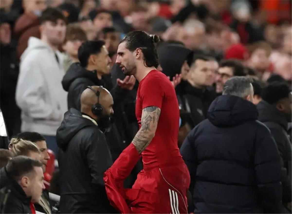 نيفيل عن إلغاء هدف مانشستر سيتي أمام ليفربول: الحكم أفسد إحدى أجمل لحظات الموسم