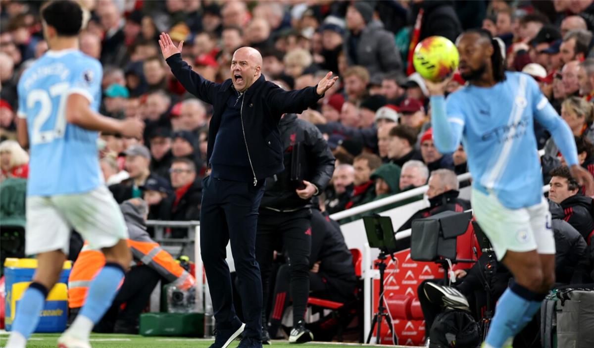 سلوت: طرد سوبوسلاي؟.. ما حدث مع محمد صلاح هو ما يجب أن نتحدث عنه