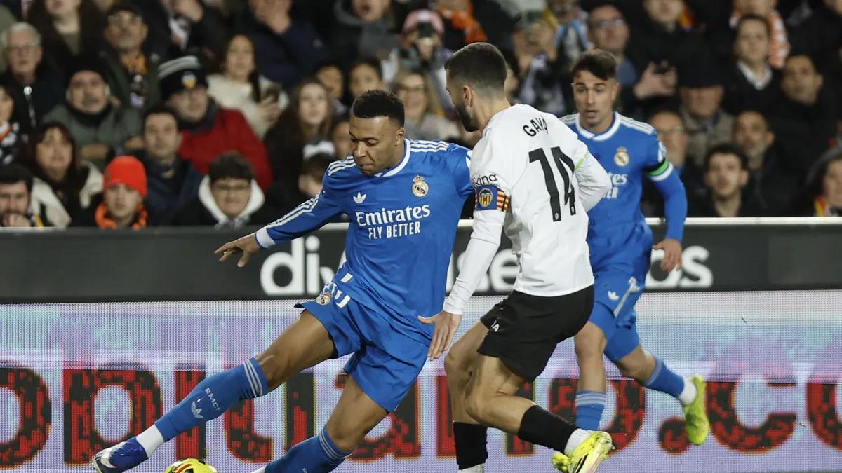 فيديو | ريال مدريد يواصل ملاحقة برشلونة بثنائية أمام فالنسيا في الدوري الإسباني