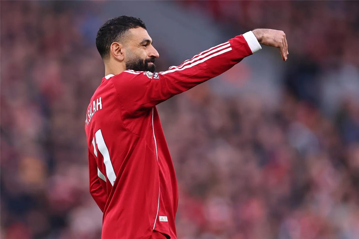 جاري نيفيل يوجه دفعة معنوية لـ جماهير ليفربول بشأن محمد صلاح