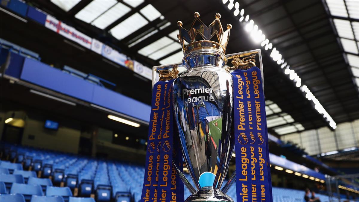 جماهير الدوري الإنجليزي ترشح فريقًا مفاجئًا للفوز بلقب 202526