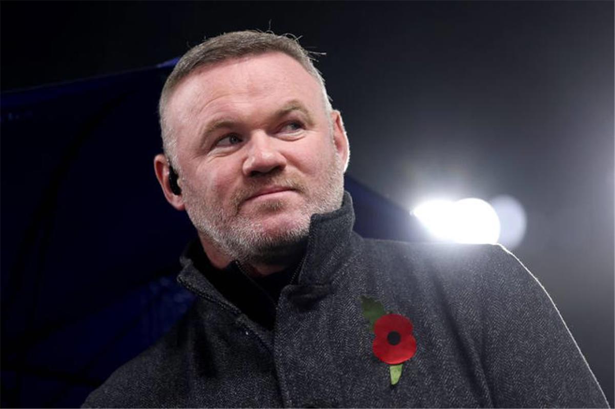 روني يتوقع مستقبل سلوت مع ليفربول