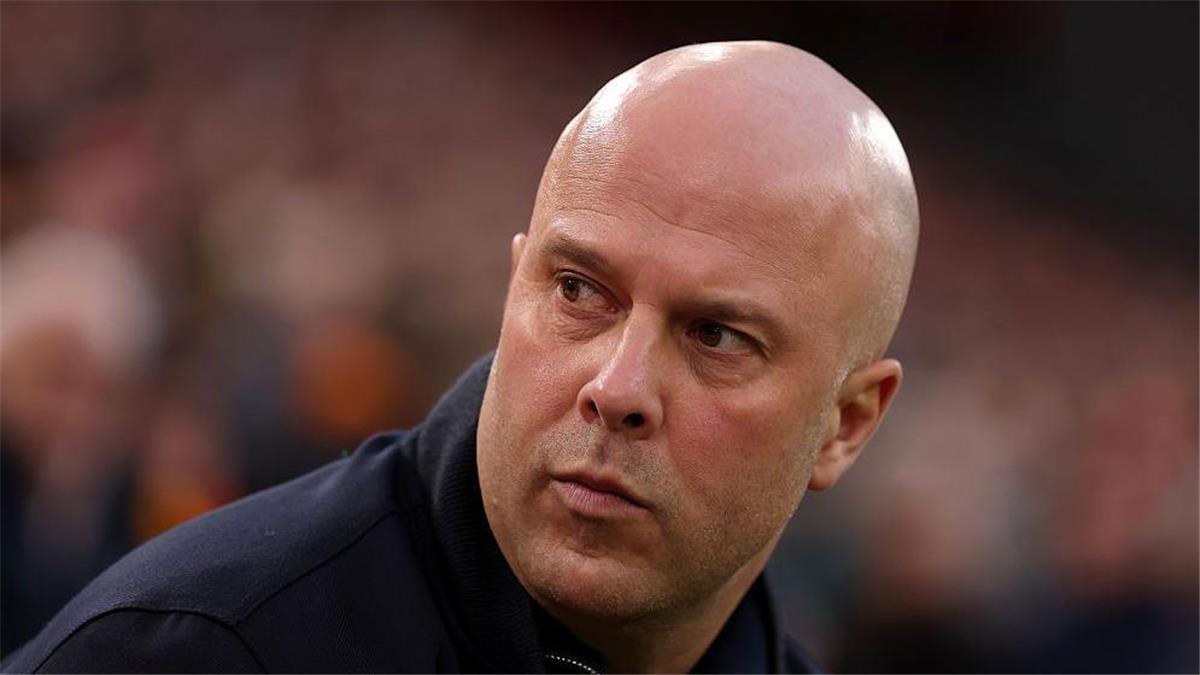 لاعب ليفربول يزف نبأ سارًا لـ سلوت