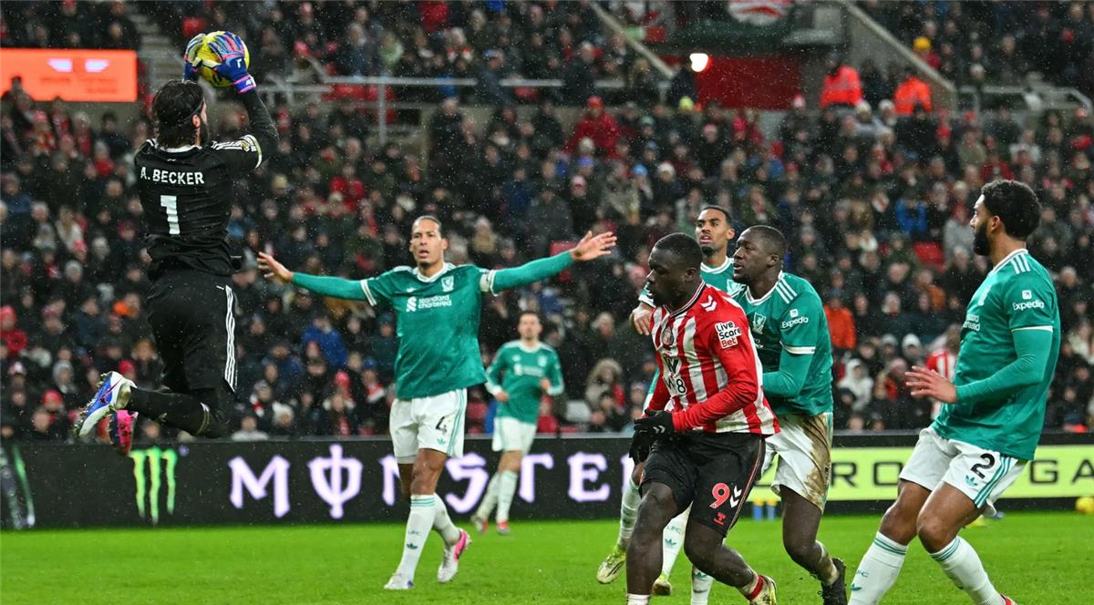 رجل مباراة ليفربول وسندرلاند في الدوري الإنجليزي